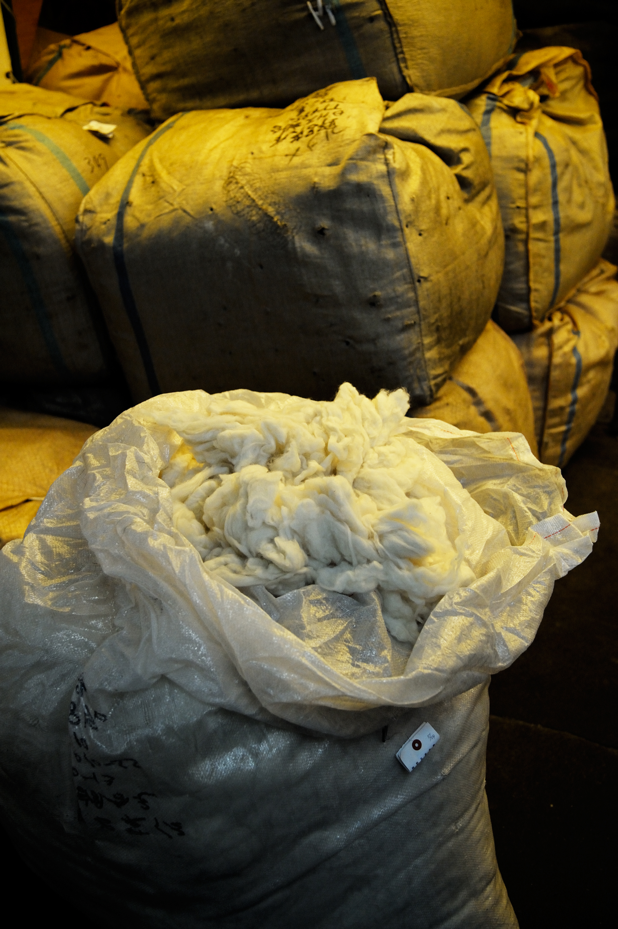 4--Mixing - dyed raw materials delivered from the dye house